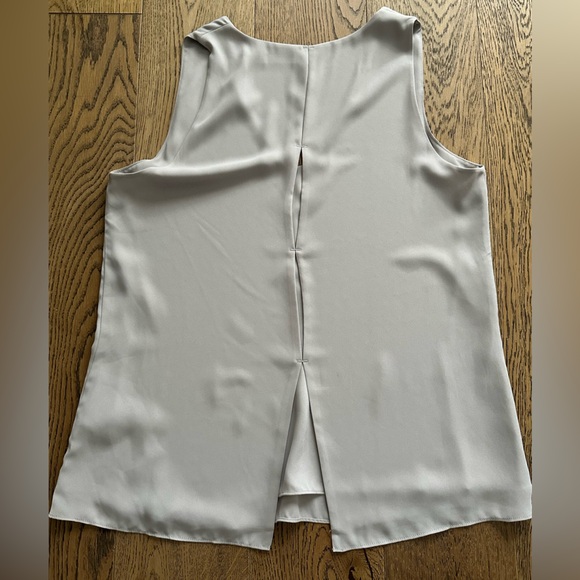 Babaton Ashen sleeveless blouse size S - Picture 3 of 3